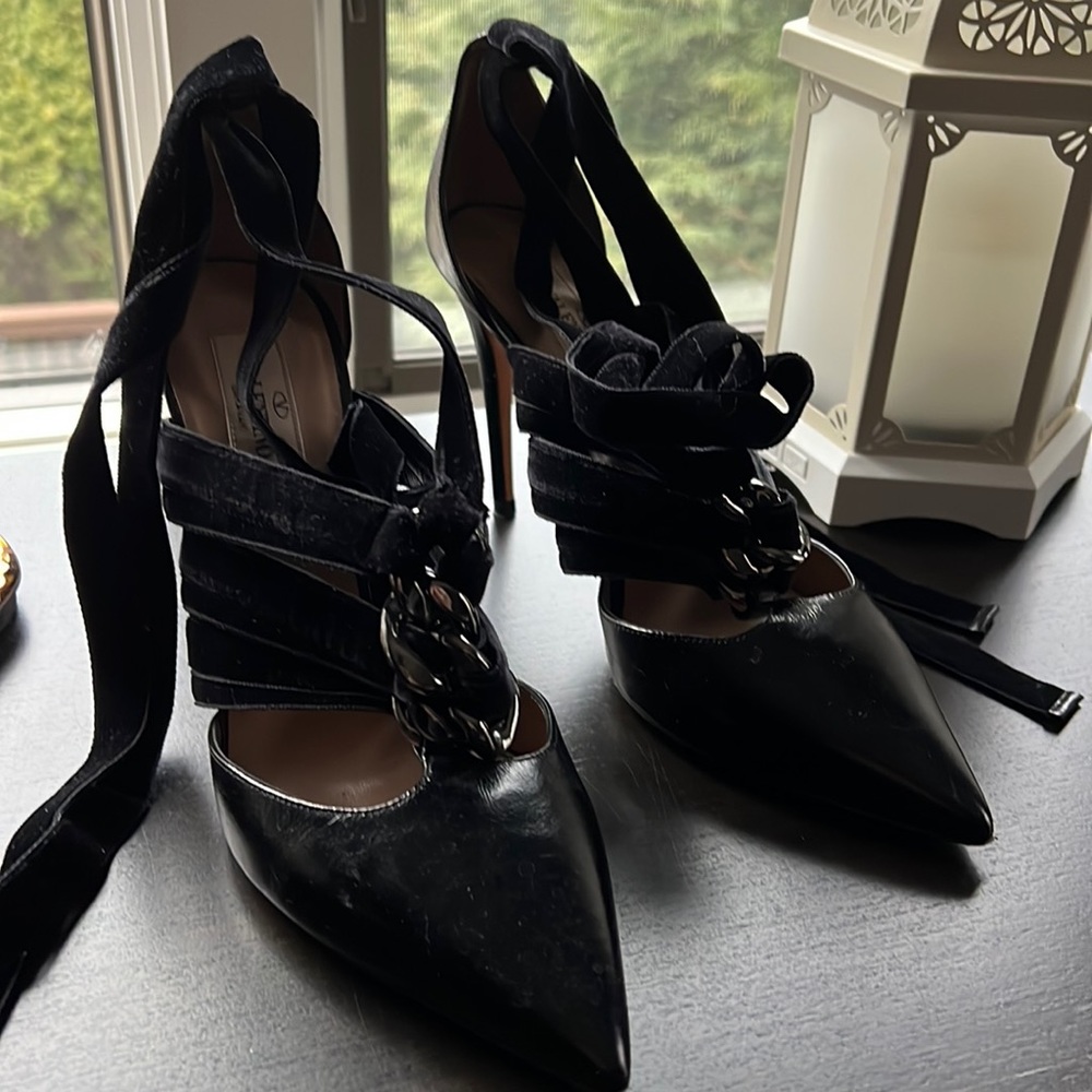 Valentino pumps